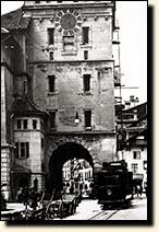 Tiempo y movimiento: el viejo reloj de la torre y un tranva en Berna